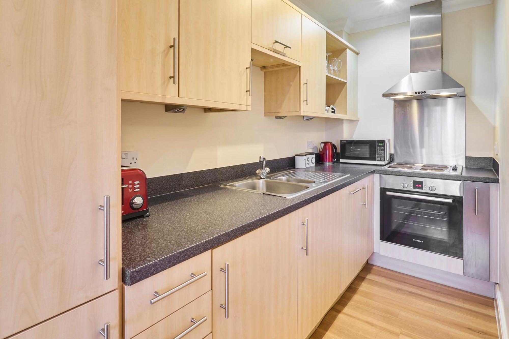 Host & - Nunnery Fields Apartment *