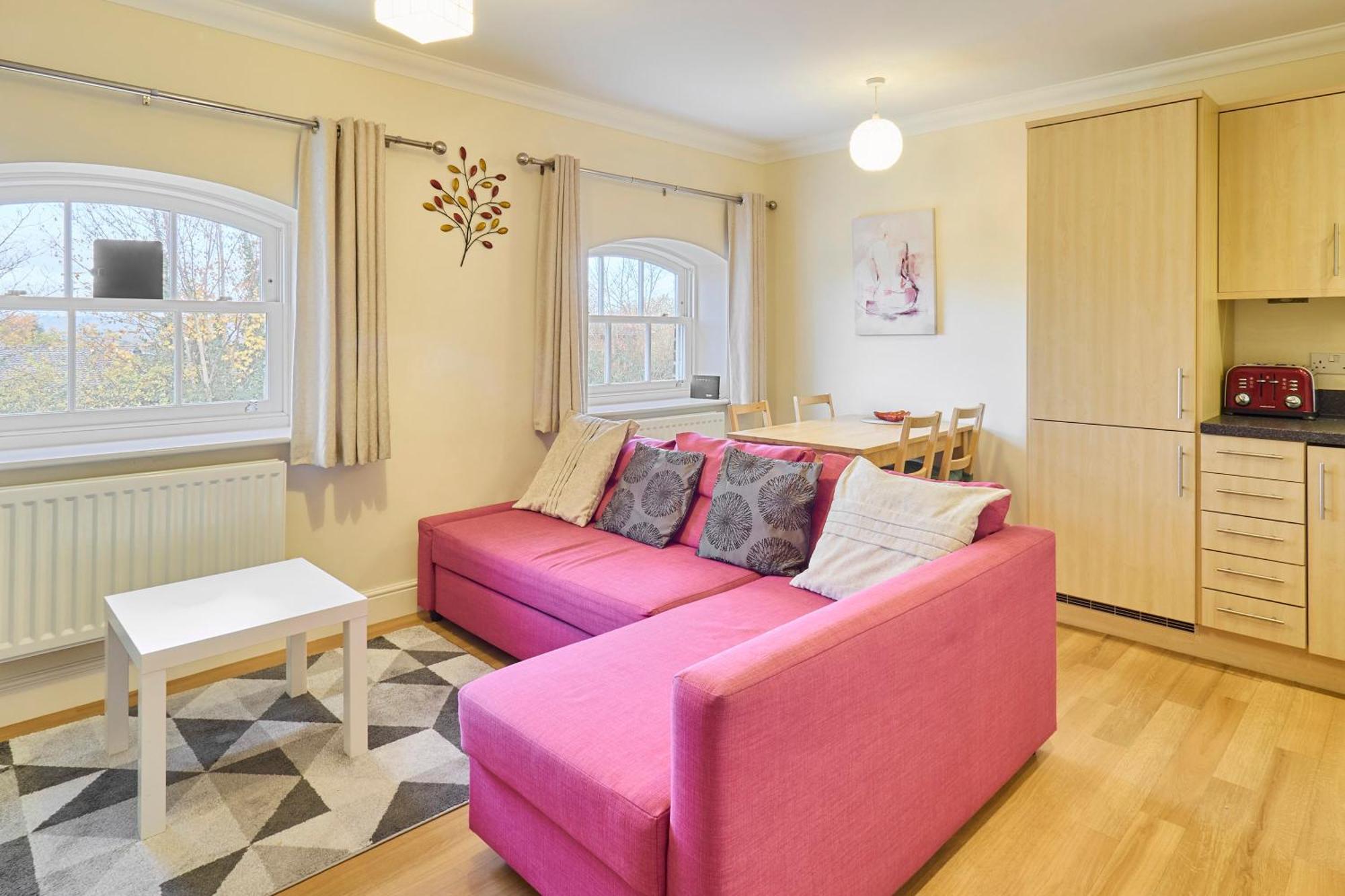Host & - Nunnery Fields Apartment